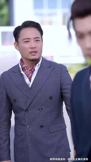 军训求雨我玄学大佬的身份瞒不住了